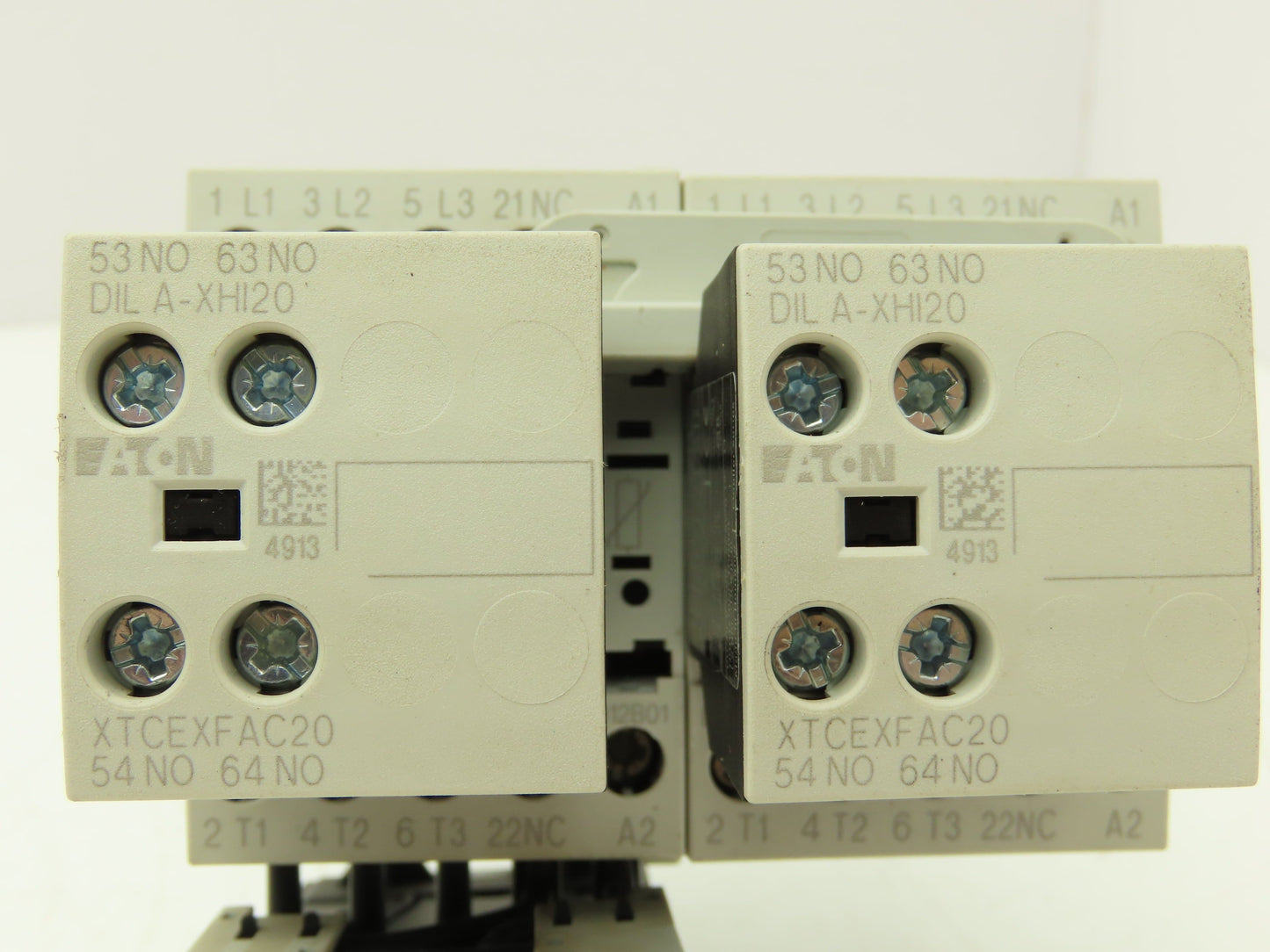 Eaton XTOB004BC1 Overload Relay Reversing Contactor 2.4-4A