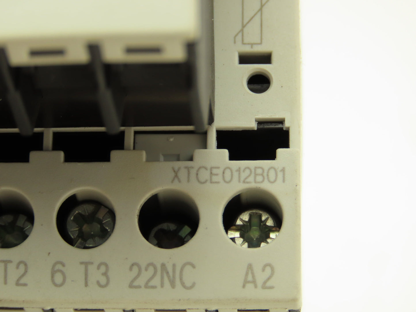 Eaton XTOB004BC1 Overload Relay Reversing Contactor 2.4-4A