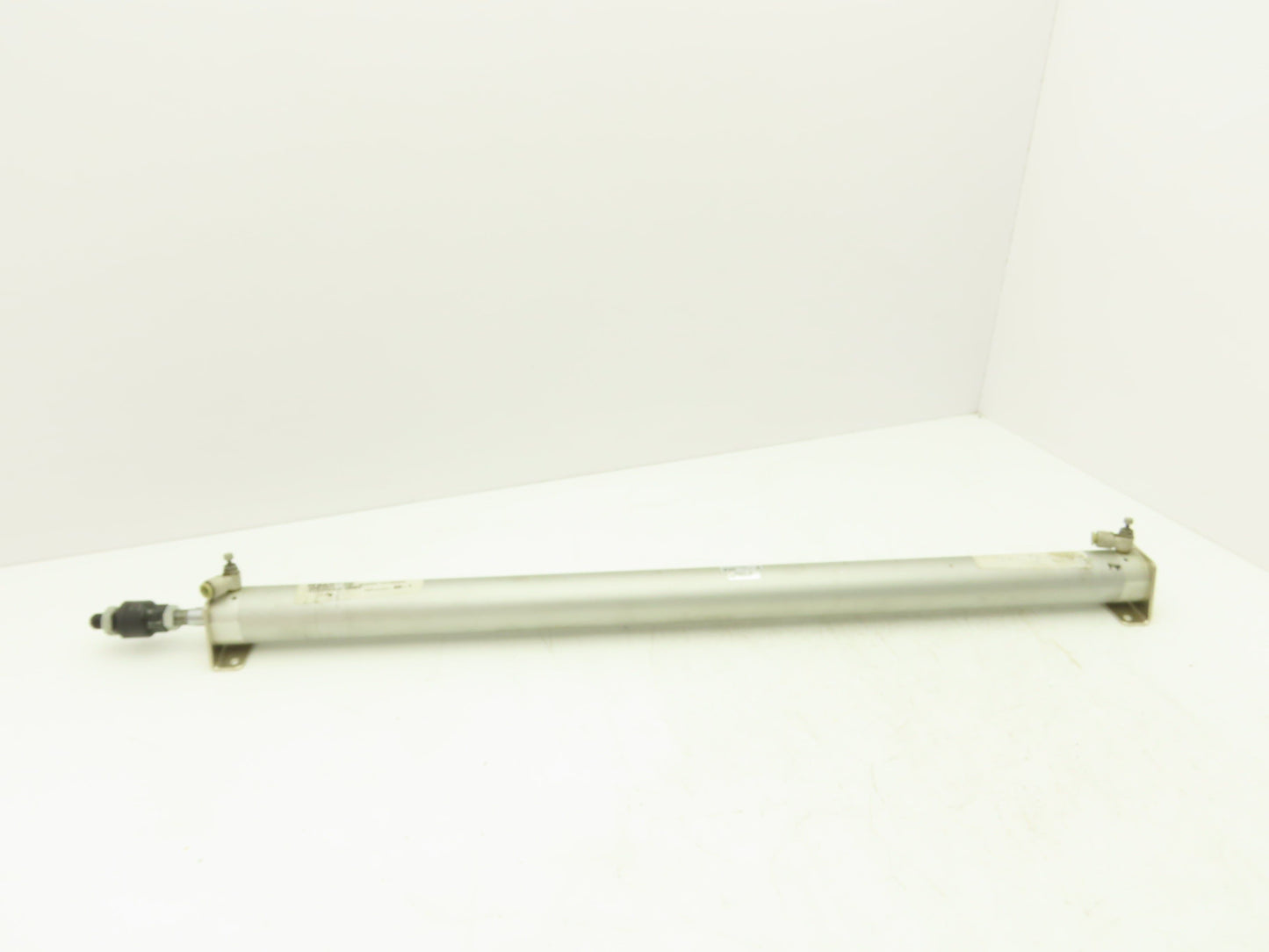 SMC CDG1LA40-700Z-M9BWL Pneumatic Cylinder 40mm Bore 700mm Stroke 16mm Rod