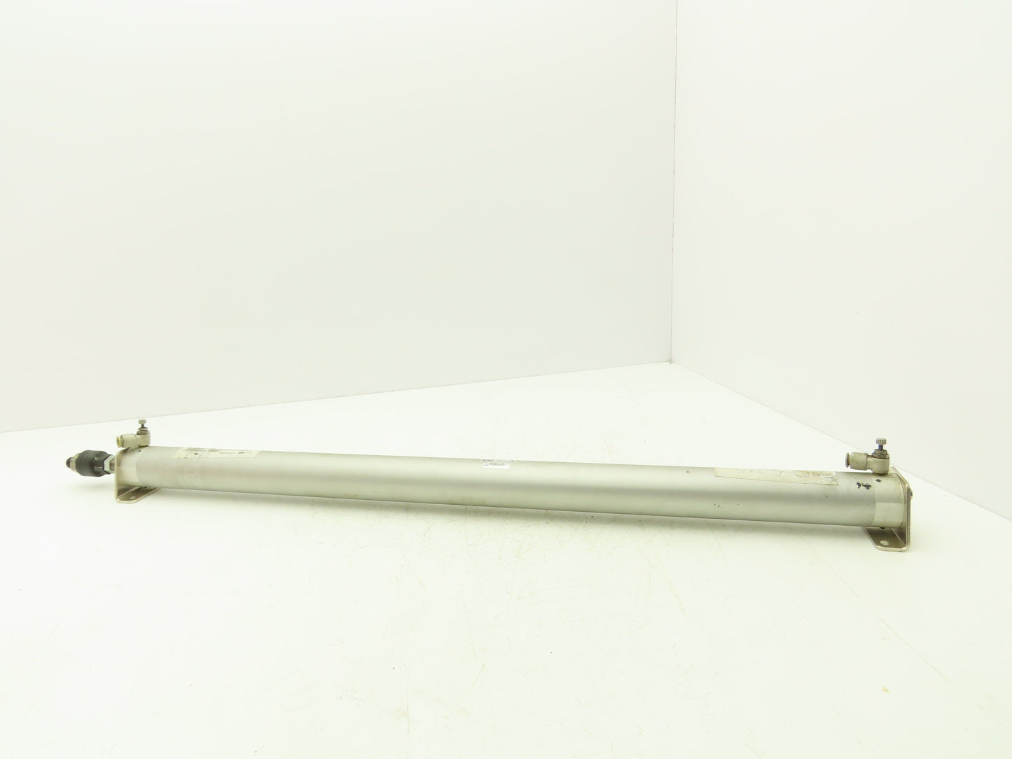 SMC CDG1LA40-700Z-M9BWL Pneumatic Cylinder 40mm Bore 700mm Stroke 16mm Rod