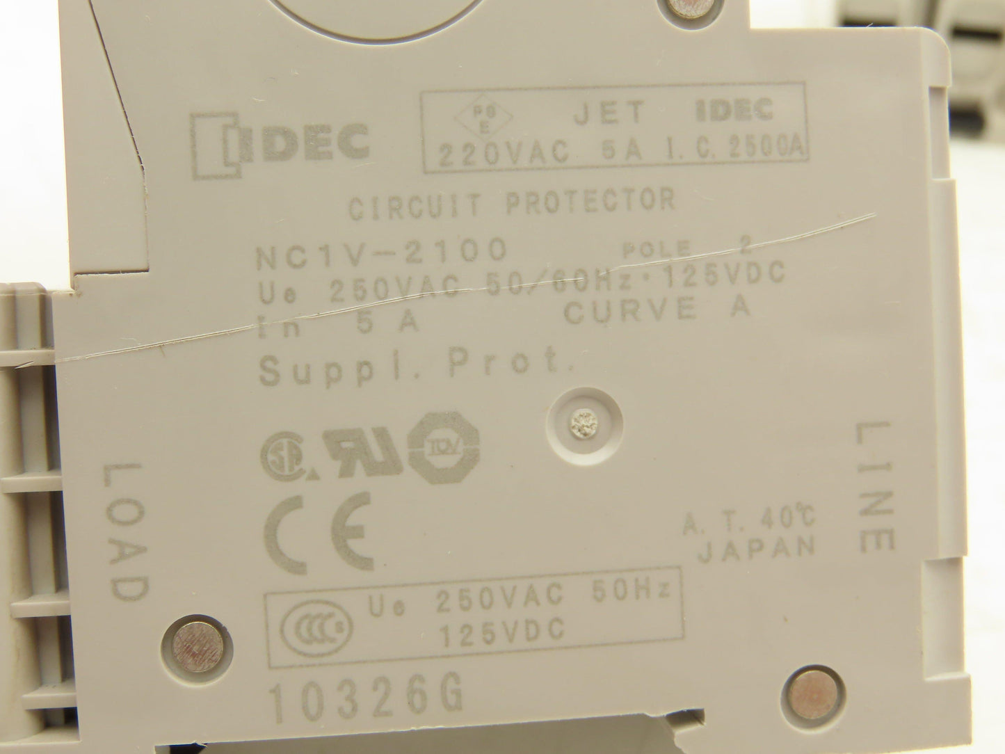 IDEC NC1V-2100 Circuit Breaker 2-Pole 220vAC/125vDC 5A 10A 20A Lot of 14