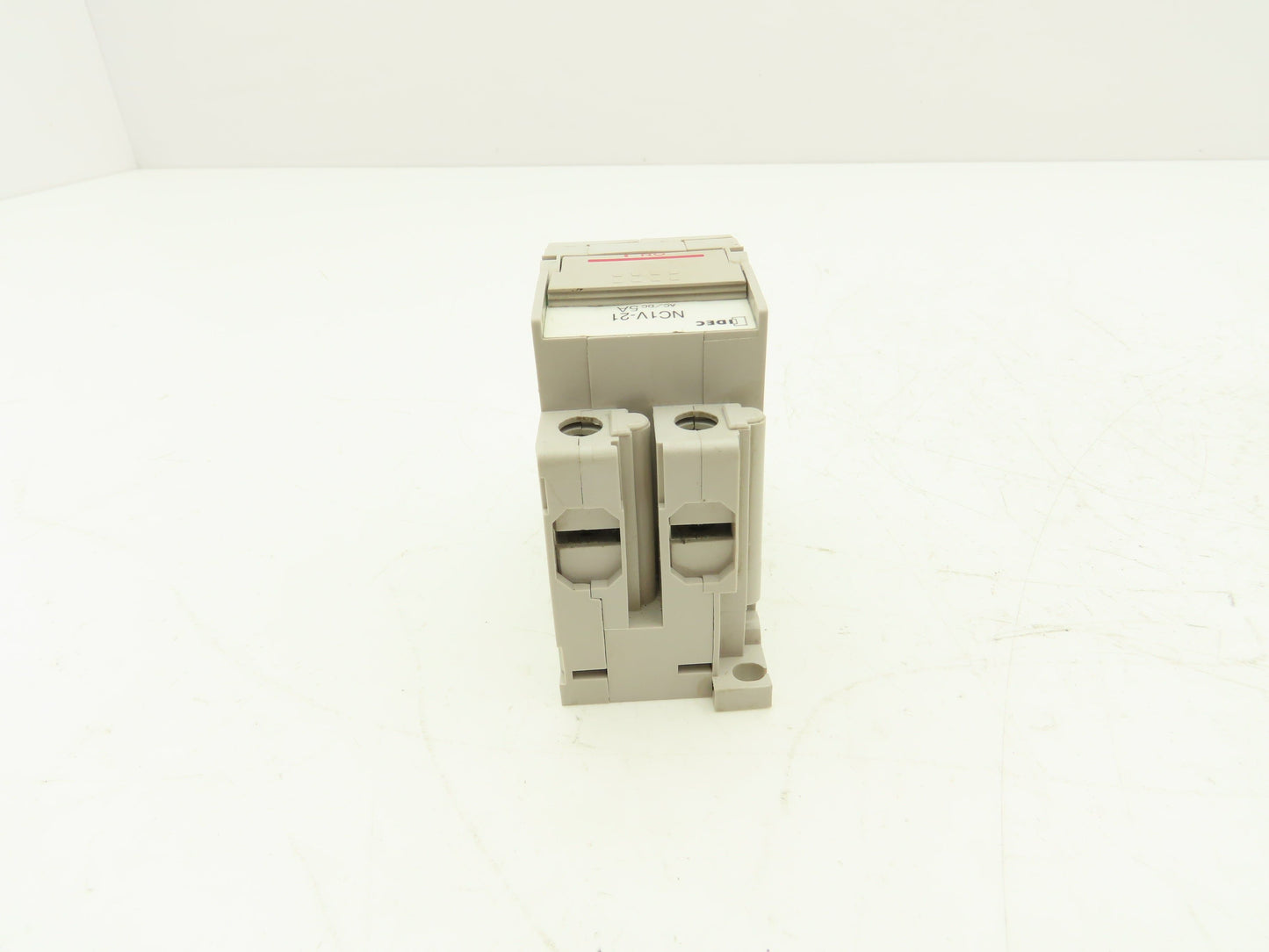 IDEC NC1V-2100 Circuit Breaker 2-Pole 220vAC/125vDC 5A 10A 20A Lot of 14