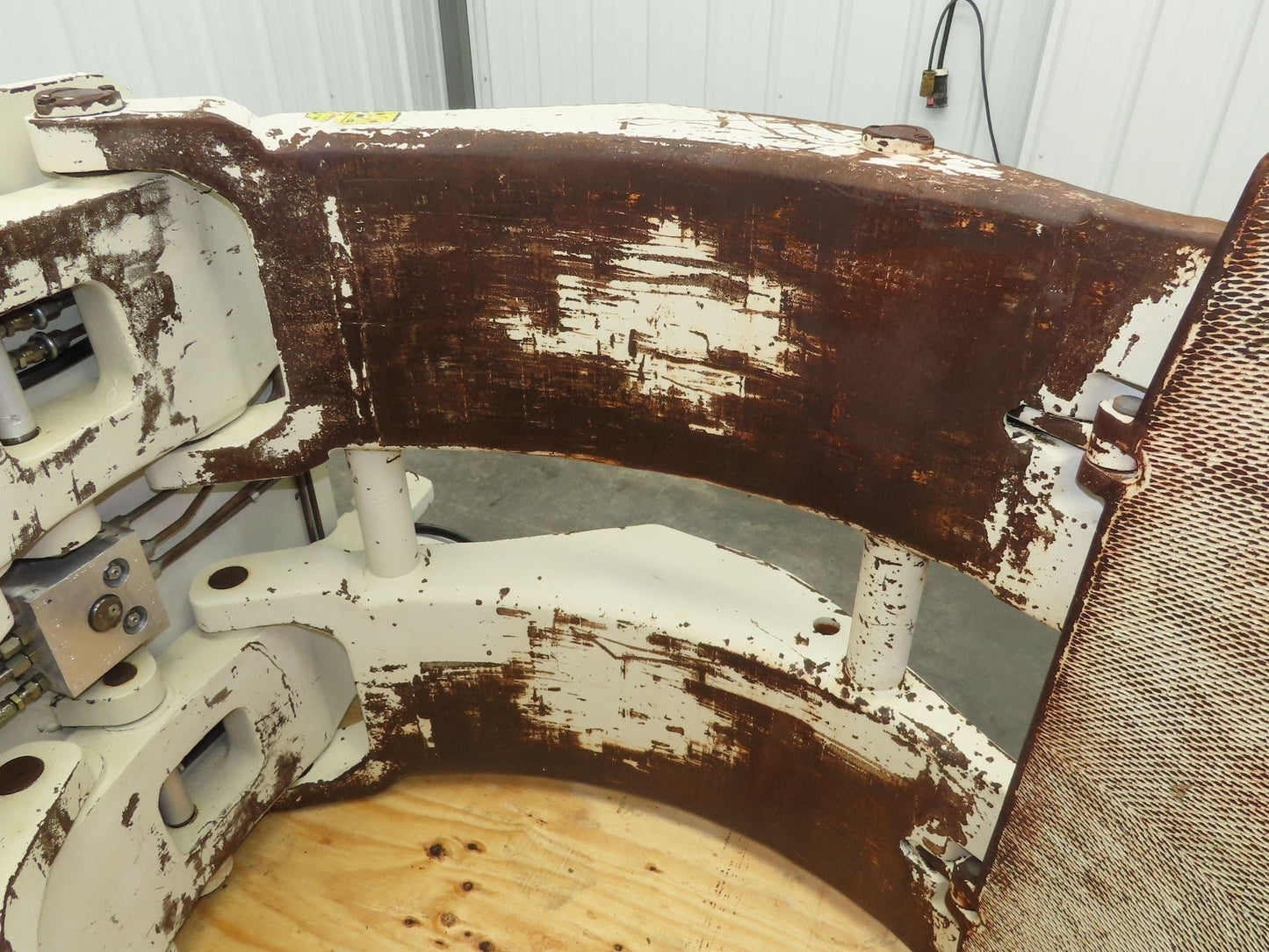 Cascade 77F Paper Roll Clamp 7700LB Fork Lift Truck Clamping Attachment Class 3