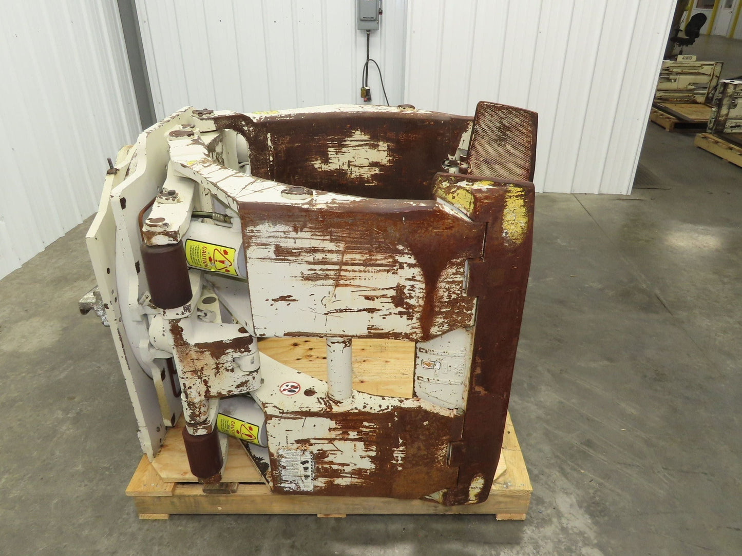 Cascade 77F Paper Roll Clamp 7700LB Fork Lift Truck Clamping Attachment Class 3