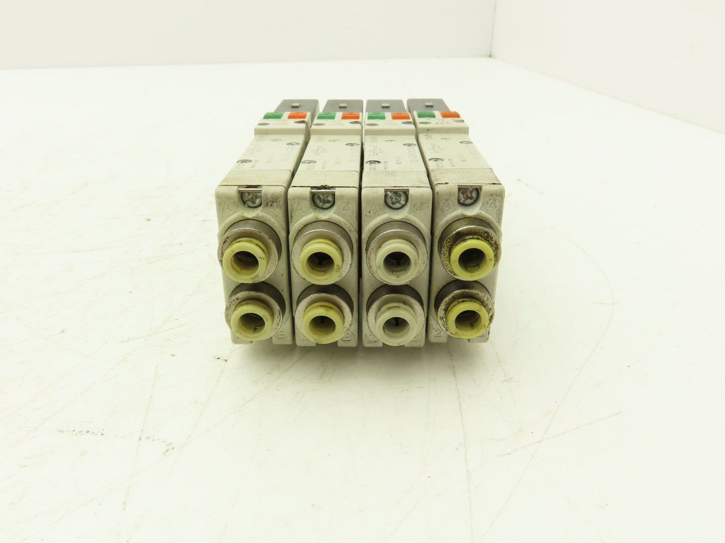 SMC SQ2231D-5D1-C8 Pneumatic 5 Port 2 Pos Double Solenoid Valve 24VDC Lot of 4