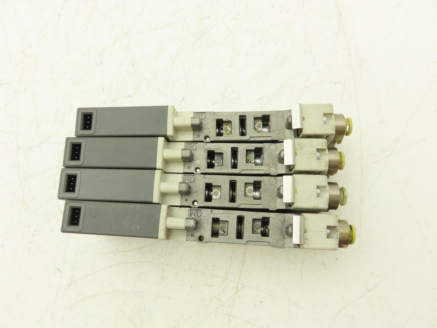 SMC SQ2231D-5D1-C8 Pneumatic 5 Port 2 Pos Double Solenoid Valve 24VDC Lot of 4