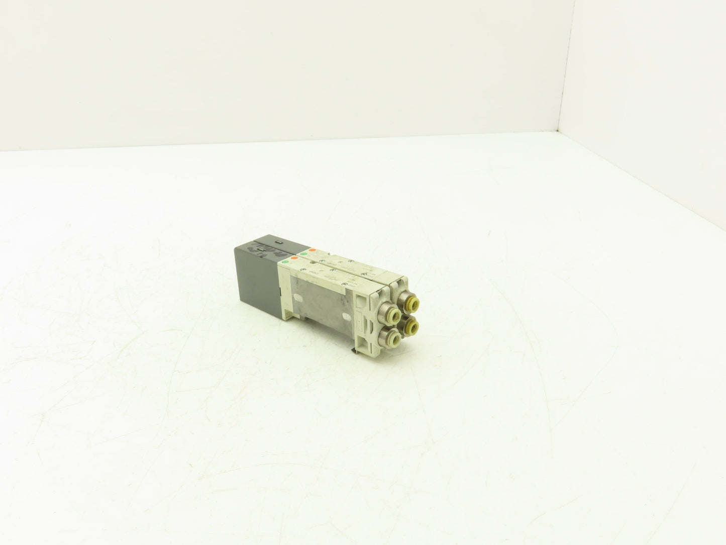 SMC SQ2231D-51-C6 Pneumatic 5 Port 2 Pos. Double Solenoid Valve 24V Lot of 2