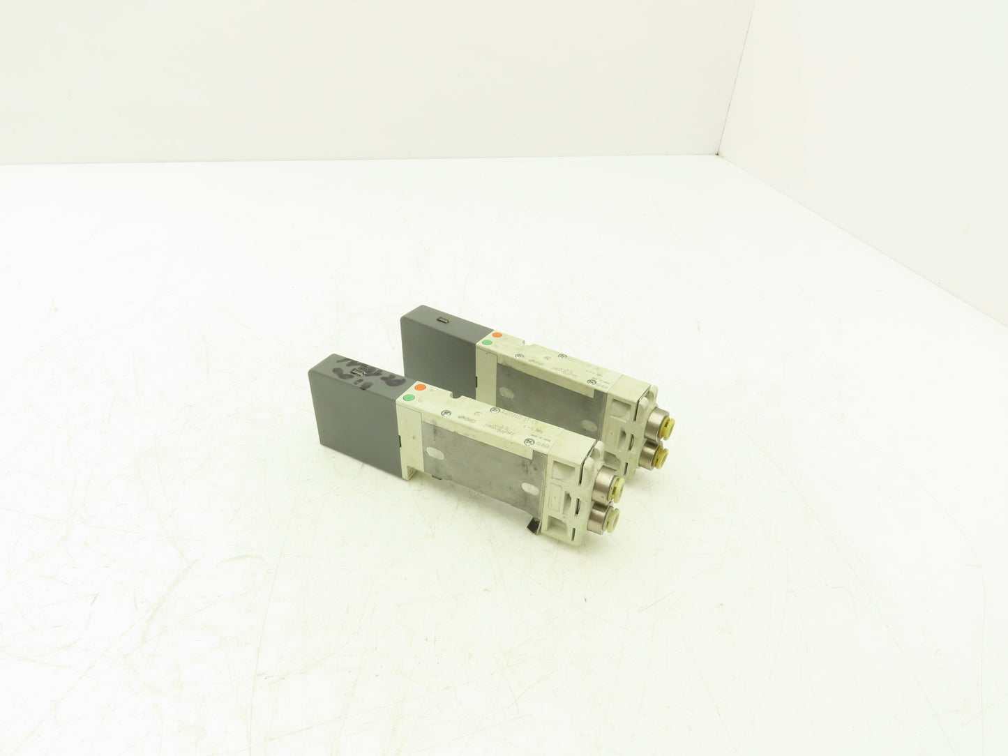 SMC SQ2231D-51-C6 Pneumatic 5 Port 2 Pos. Double Solenoid Valve 24V Lot of 2