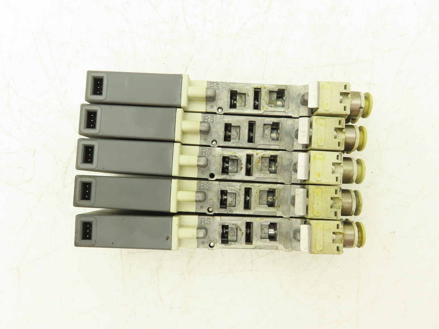 SMC SQ2131D-5D-C8 Pneumatic 5 Port 2 Pos. Single Solenoid Valve 24V Lot of 5