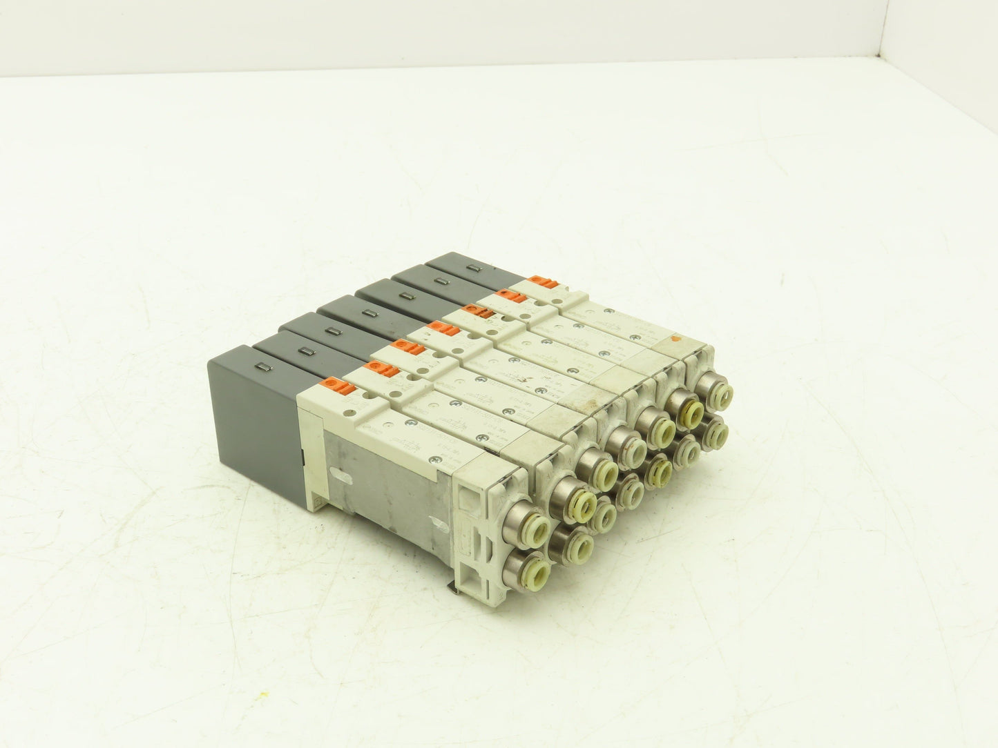 SMC SQ2131-5D1-C6 Pneumatic 5 Port 2 Pos. Single Solenoid Valve 24V Lot of 7