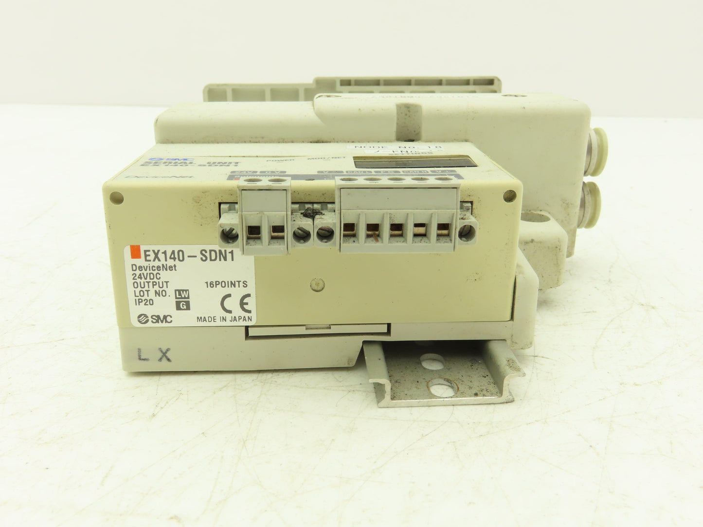 SMC SS5Q23-04SDQ-D-00T Pneumatic Manifold Devicenet 4 Station DIN mounted