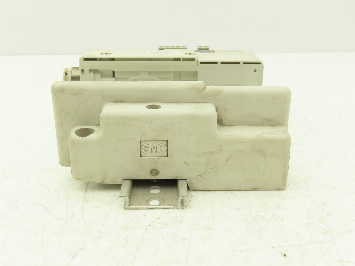 SMC SS5Q23-04SDQ-D-00T Pneumatic Manifold Devicenet 4 Station DIN mounted