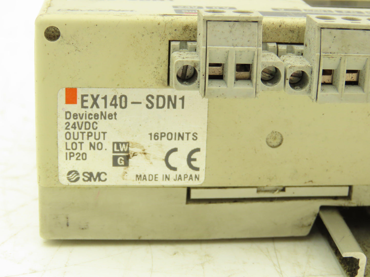 SMC SS5Q23-06SDQ-D-00T Pneumatic Manifold Devicenet 6 Station DIN mounted