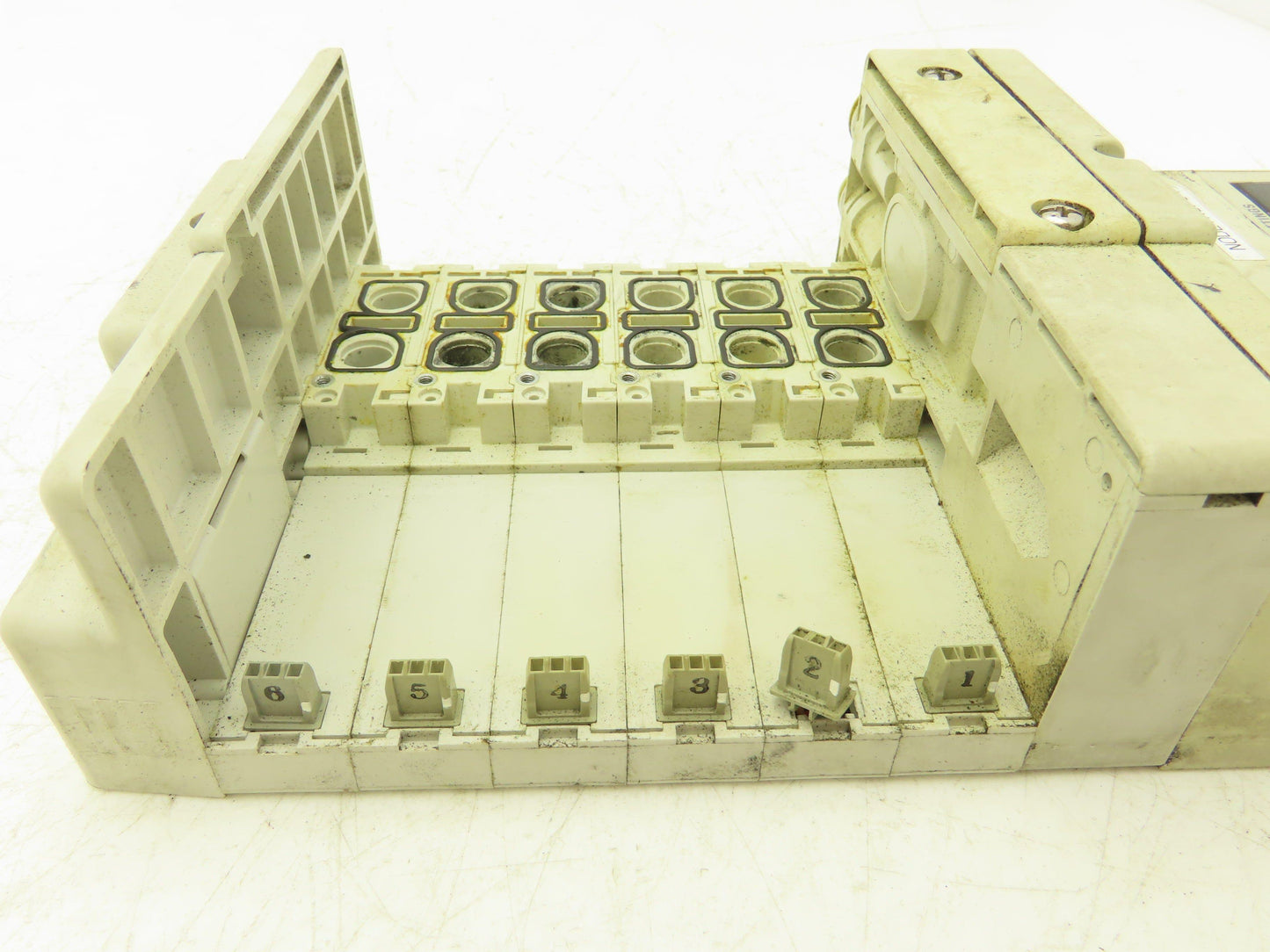 SMC SS5Q23-06SDQ-D-00T Pneumatic Manifold Devicenet 6 Station DIN mounted