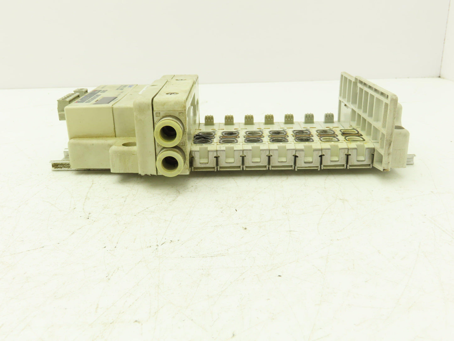 SMC SS5Q23-07SDQ-D-00T Pneumatic Manifold Devicenet 7 Station DIN mounted