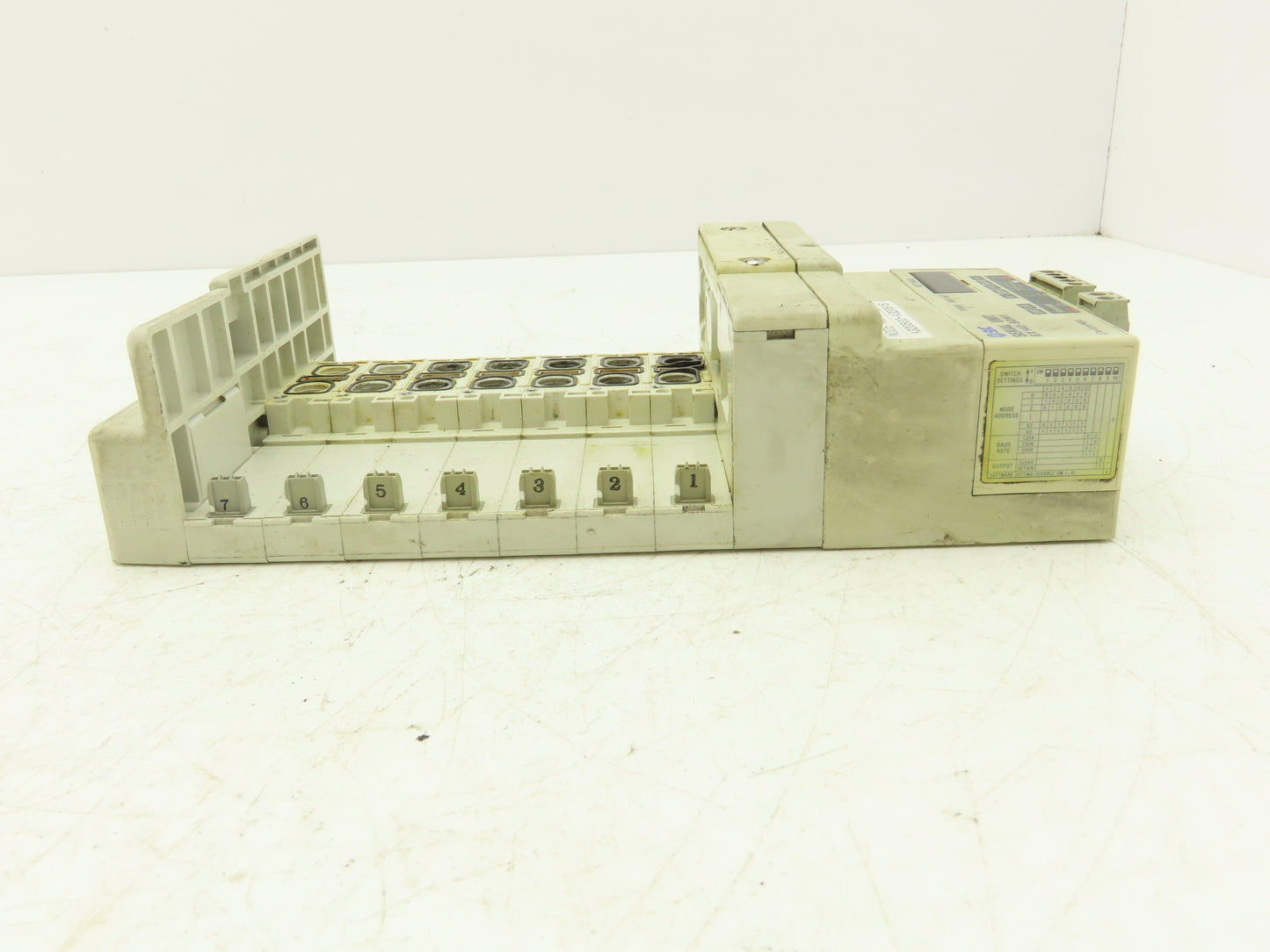 SMC SS5Q23-07SDQ-D-00T Pneumatic Manifold Devicenet 7 Station DIN mounted