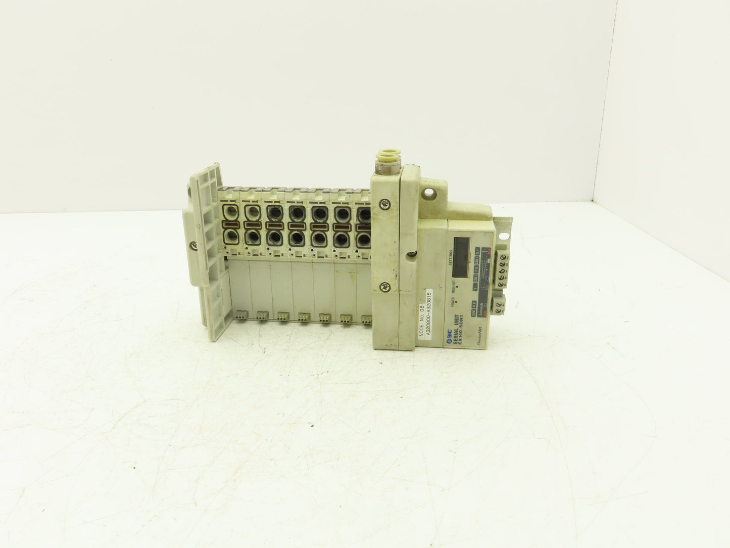 SMC SS5Q23-07SDQ-D-00T Pneumatic Manifold Devicenet 7 Station DIN mounted