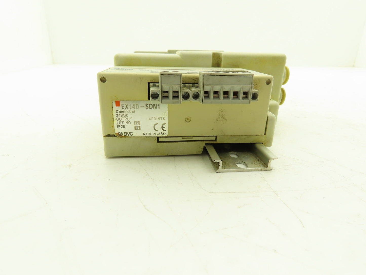 SMC SS5Q23-08SDQ-D-00T Pneumatic Manifold Devicenet 8 Station DIN mounted