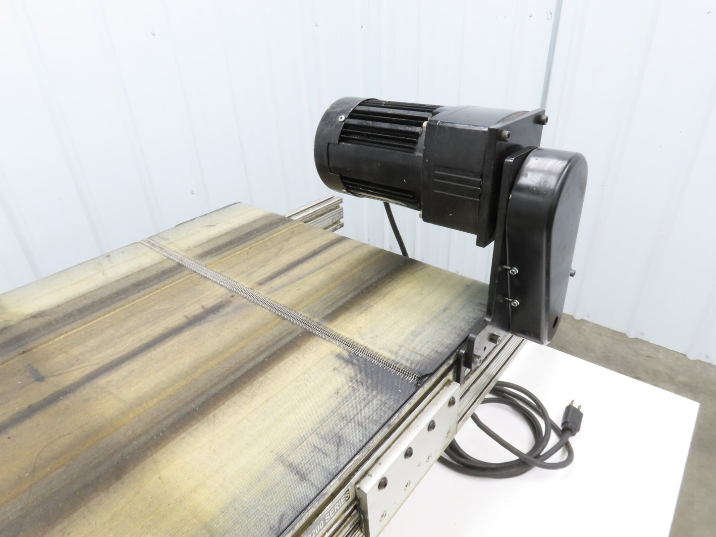 Dorner 2200 Series 21"W x 54"L Flat Belt Conveyor 115V 1PH End Drive 42fpm 530mm