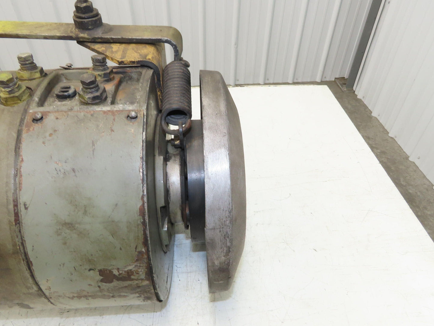 Hyster 325744 Traction DC Motor Brake 36/48v From E50XL Forklift