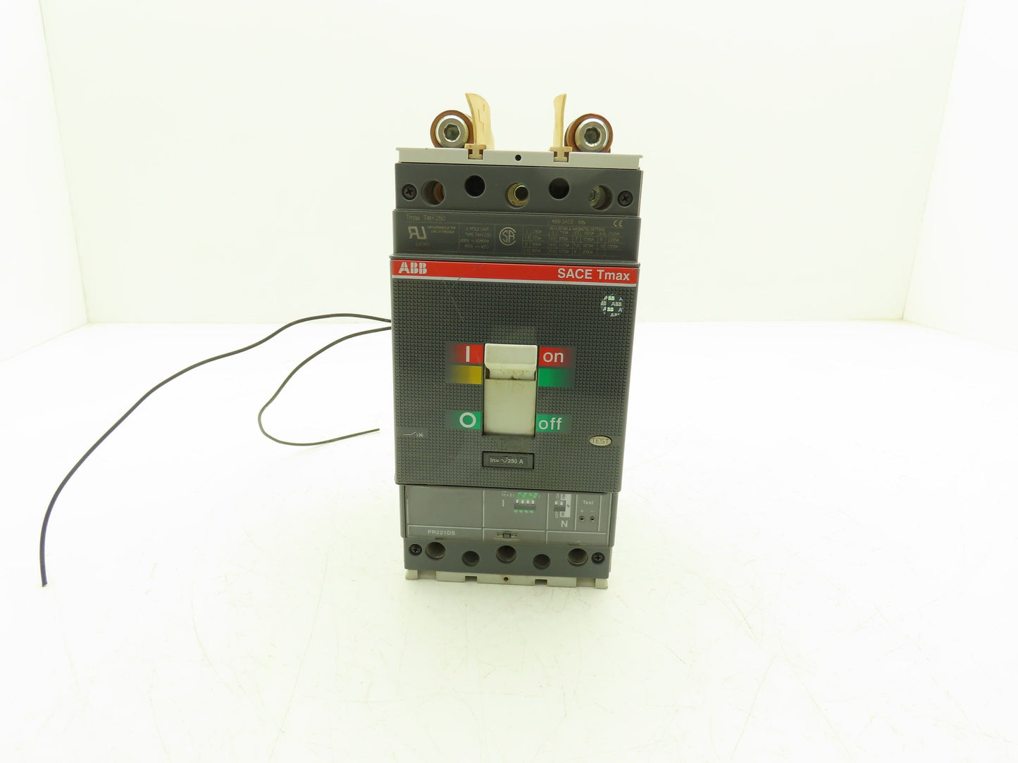 ABB T4H 250 SACE Tmax Circuit Breaker 3 Pole 600V 250A Shunt Trip