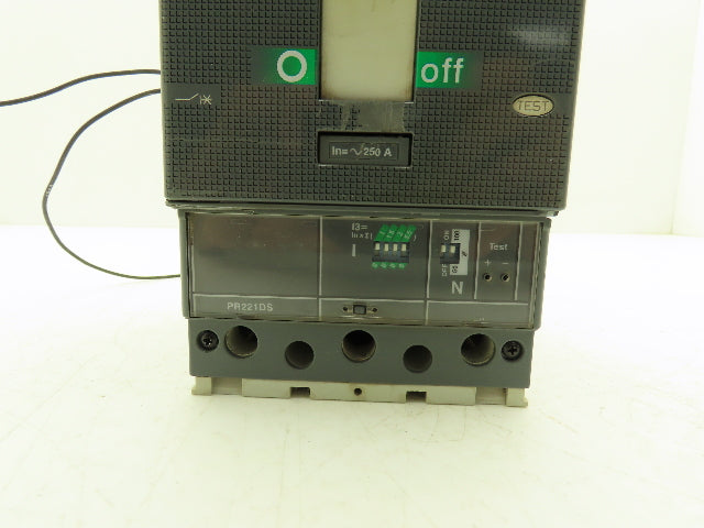 ABB T4H 250 SACE Tmax Circuit Breaker 3 Pole 600V 250A Shunt Trip