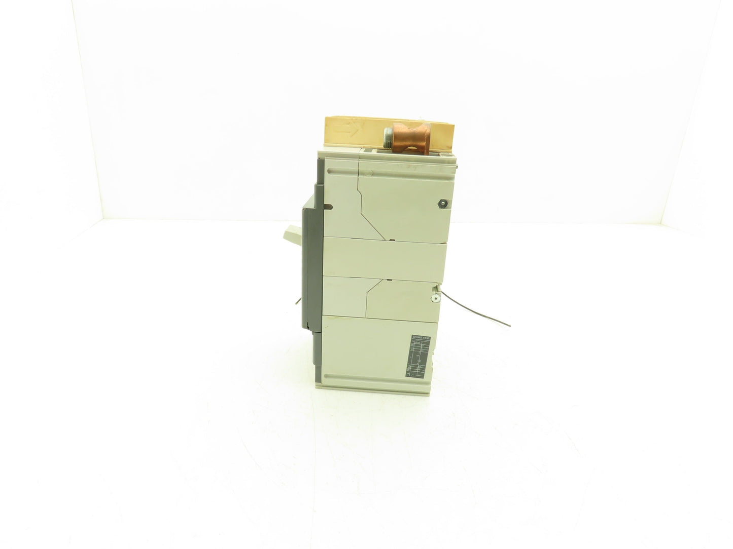 ABB T4H 250 SACE Tmax Circuit Breaker 3 Pole 600V 250A Shunt Trip