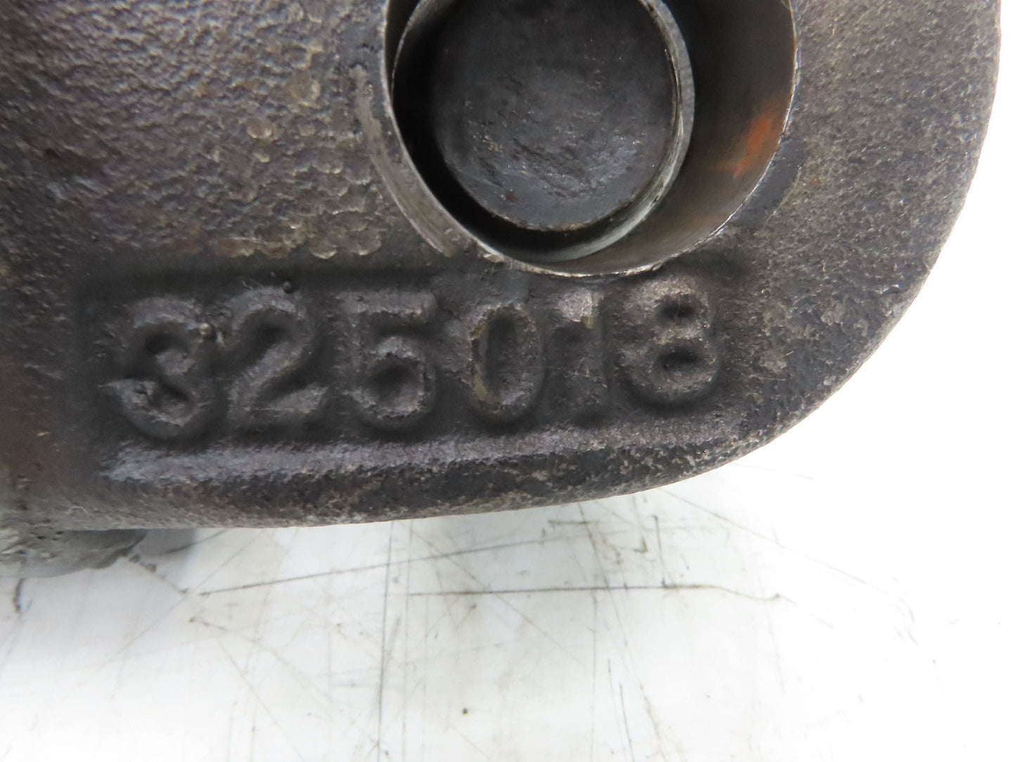 Hyster 325007 E50XL Tilt Cylinder From E50XL Forklift 2.5" Bore ~4" Stroke