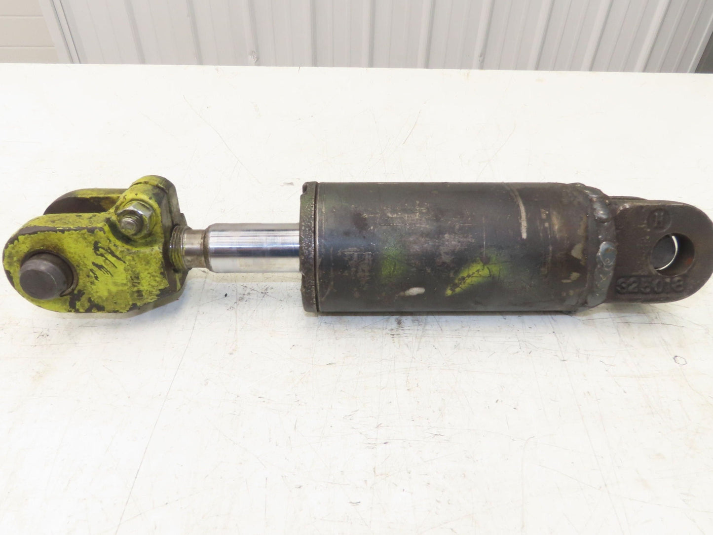 Hyster 325007 E50XL Tilt Cylinder From E50XL Forklift 2.5" Bore ~4" Stroke