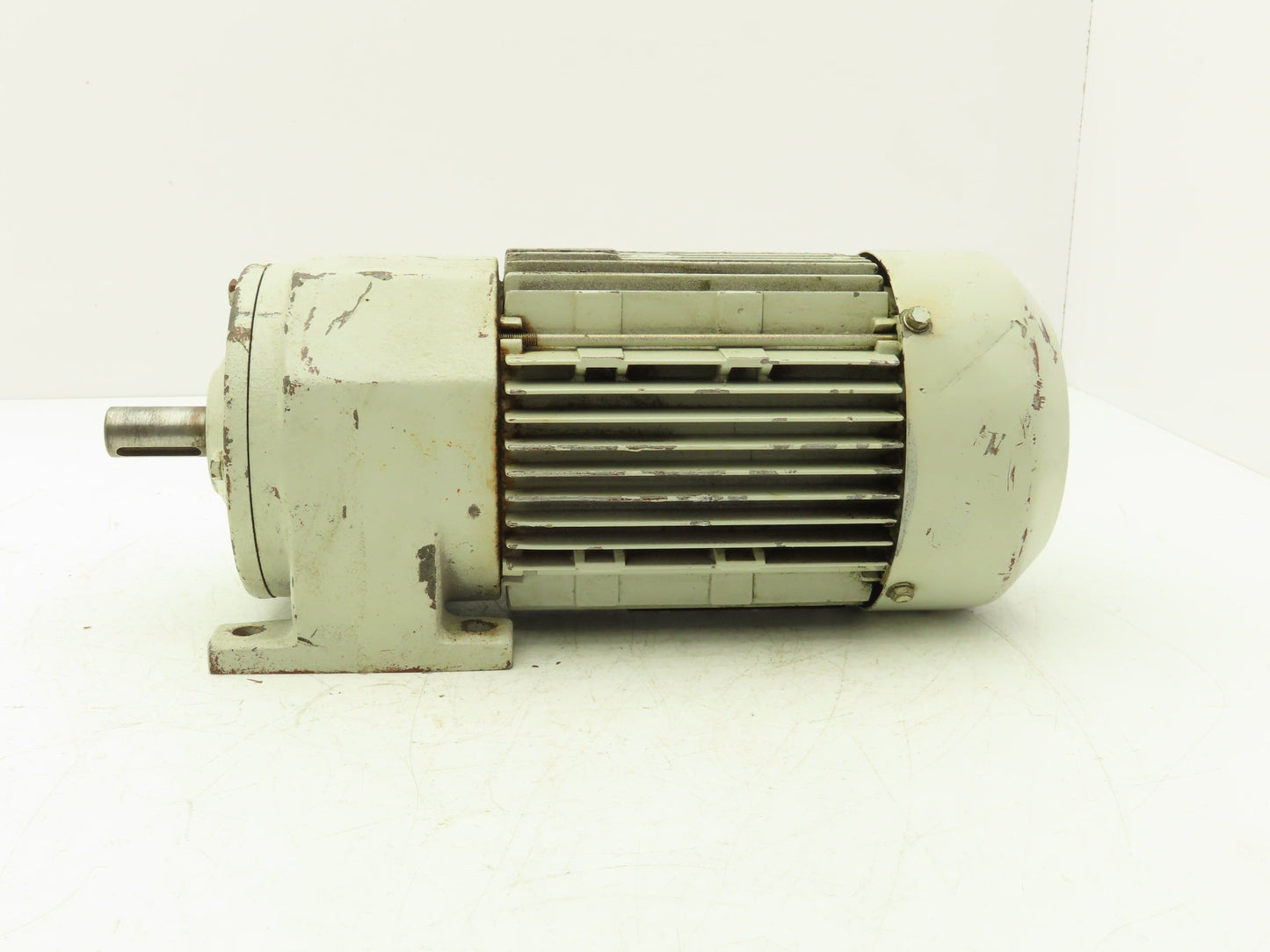 SEW Eurodrive R32DT80N4 Inline Gear Motor 4.5:1 Reducer 1Hp 230/460V 3Ph 374 RPM