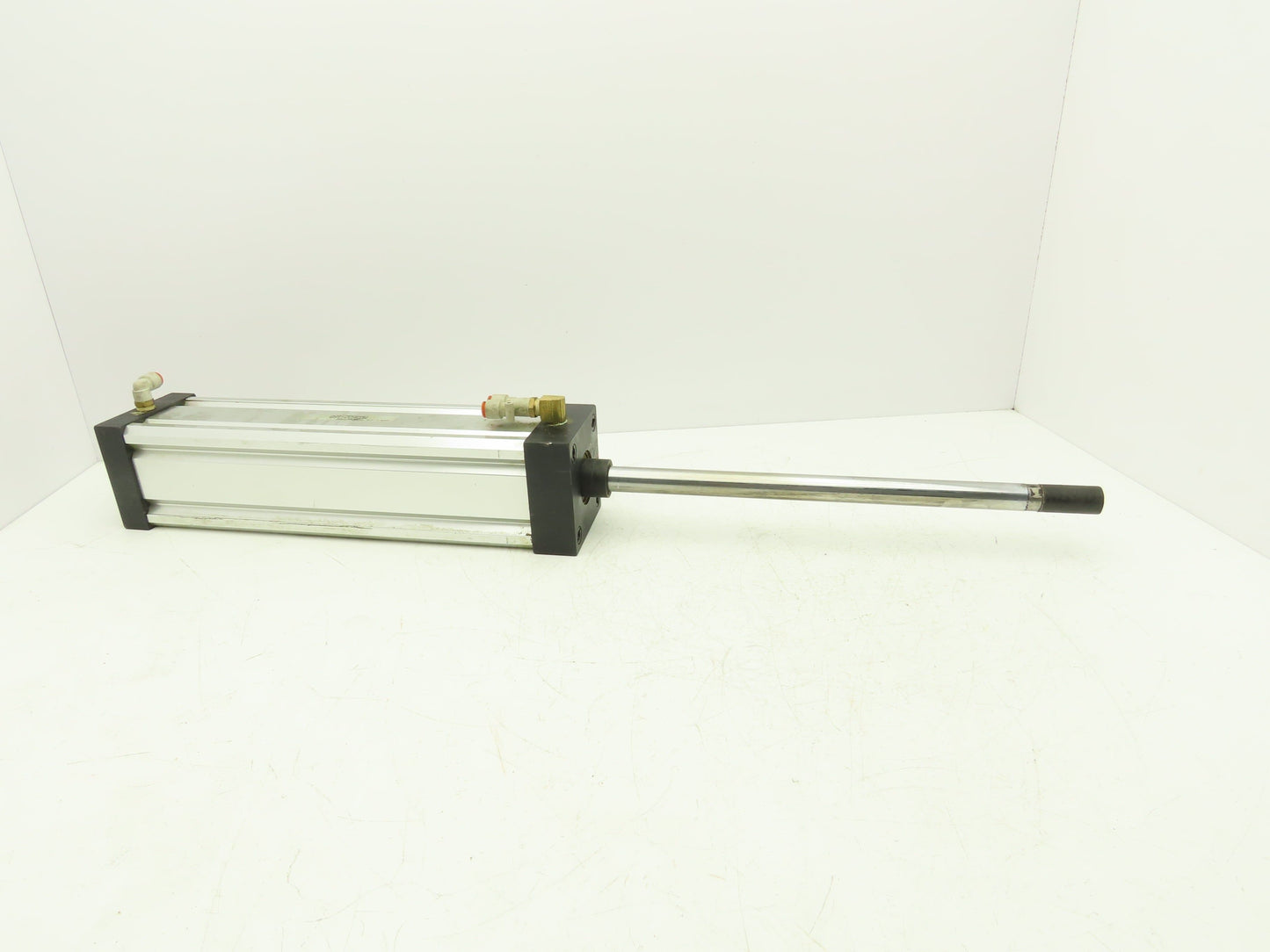 ARO Pneumatic Air Cylinder 4" Bore 15" Stroke 250 PSI Bottom Tapped