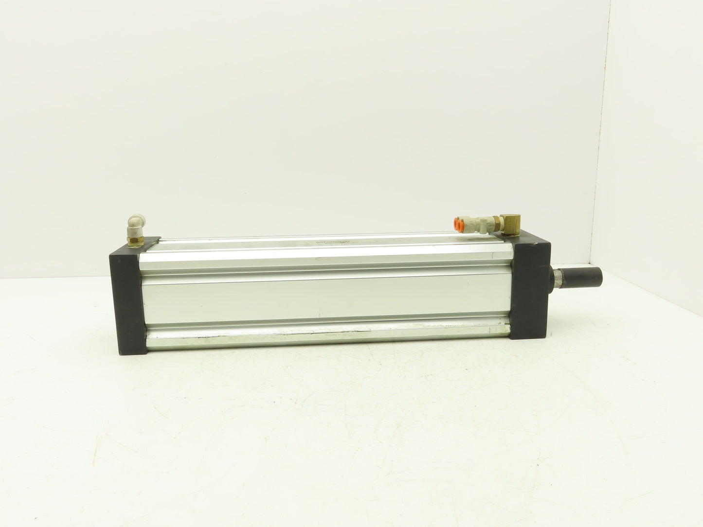 ARO Pneumatic Air Cylinder 4" Bore 15" Stroke 250 PSI Bottom Tapped