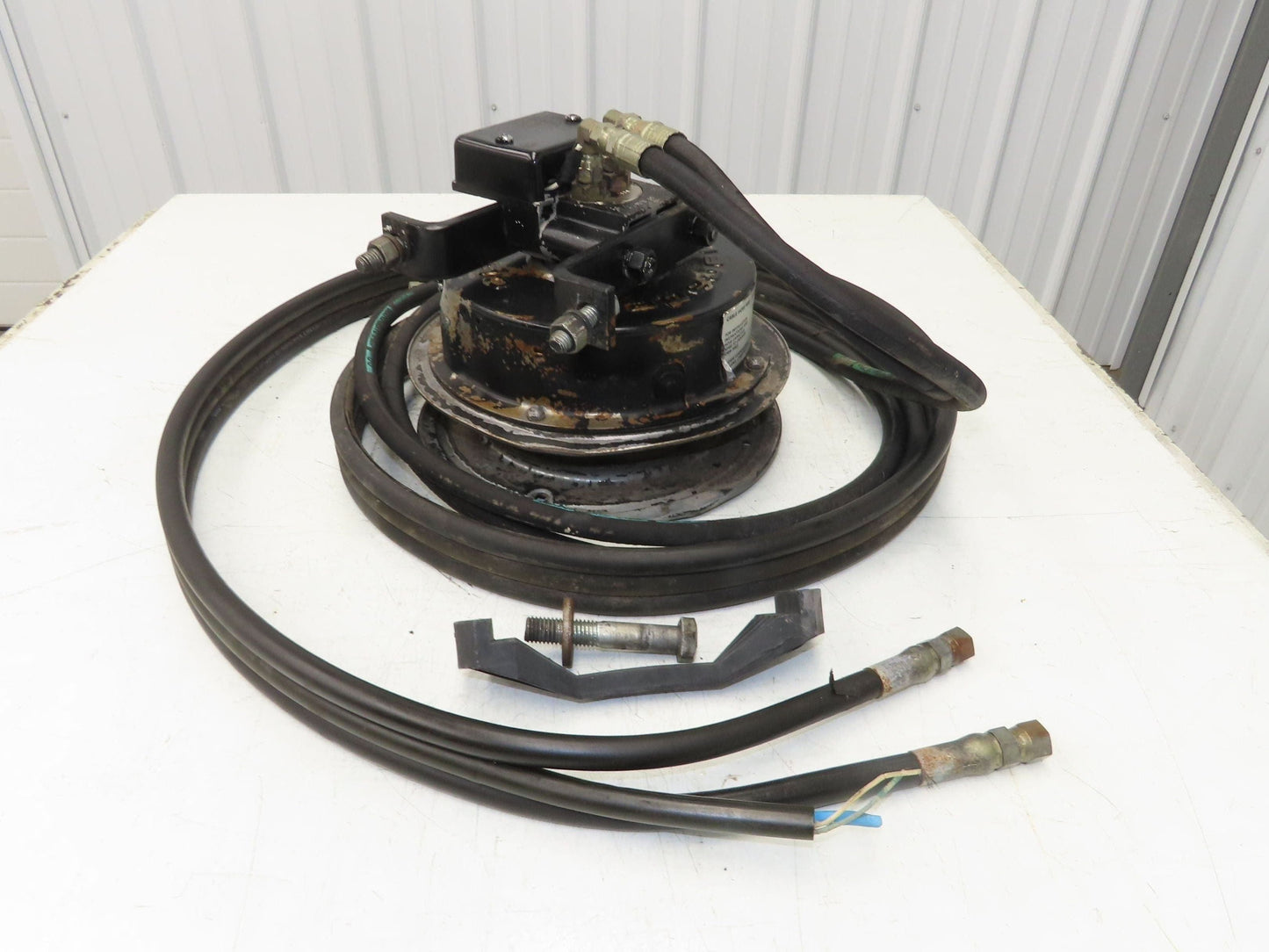 Cascade 677834 HC2R 6-N-1 Cable Hose Reel Forklift Hydraulic Attachment Right