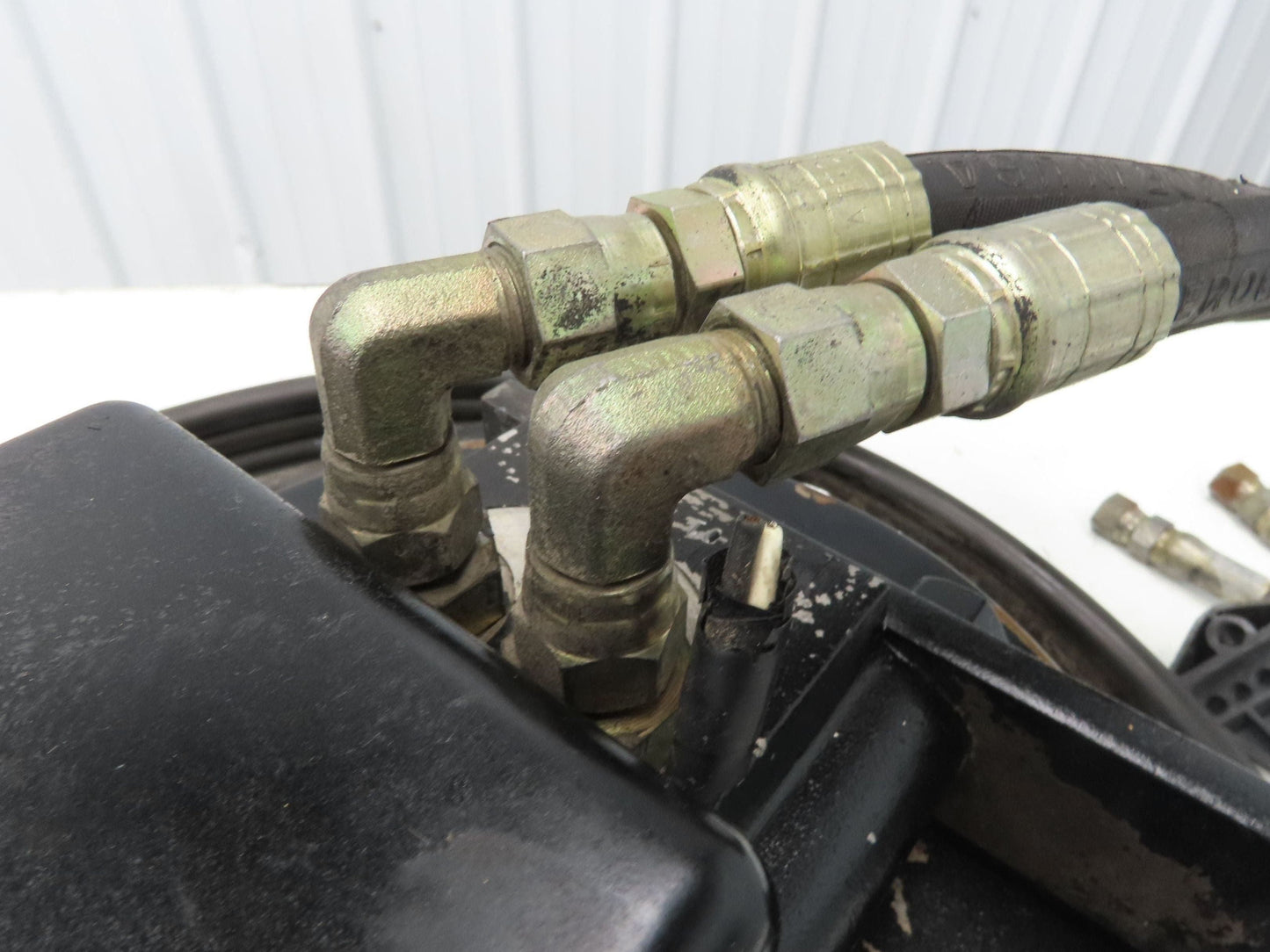 Cascade 677834 HC2R 6-N-1 Cable Hose Reel Forklift Hydraulic Attachment Right