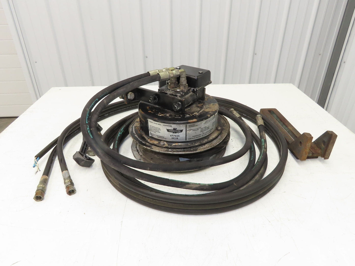 Cascade 677834 HC2R 6-N-1 Cable Hose Reel Forklift Hydraulic Attachment Right