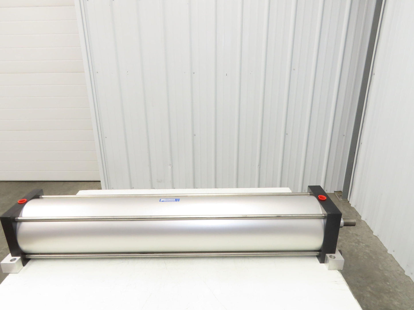 Duramaster DS8042MS2D1-C Pneumatic Air Cylinder 8" Bore 42" Stroke Side Lug