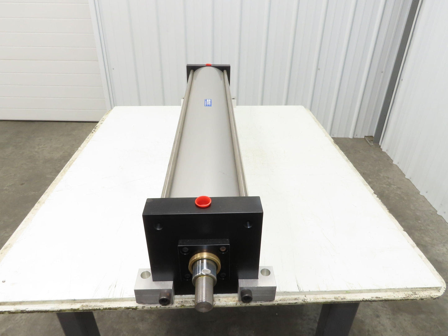 Duramaster DS8042MS2D1-C Pneumatic Air Cylinder 8" Bore 42" Stroke Side Lug