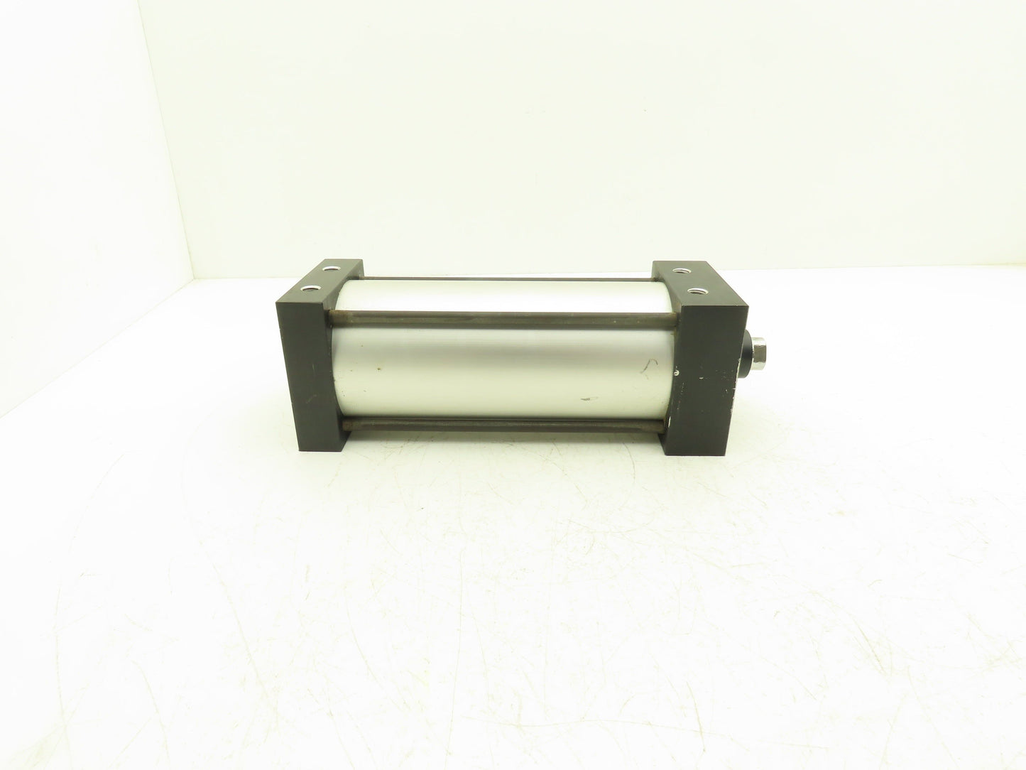 TRD Bimba Pneumatic Air Cylinder 4" Bore 8" Stroke 250 PSI Bottom Tapped