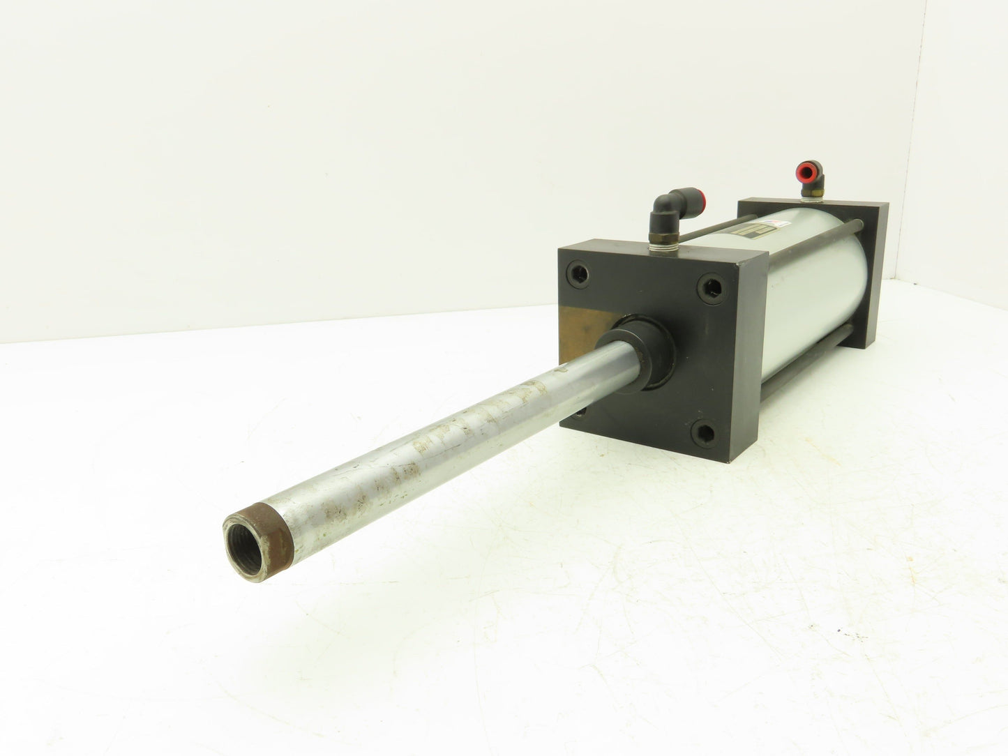 Pneumatic Air Cylinder 4" Bore 8" Stroke 250 PSI 9.75" Extended Rod