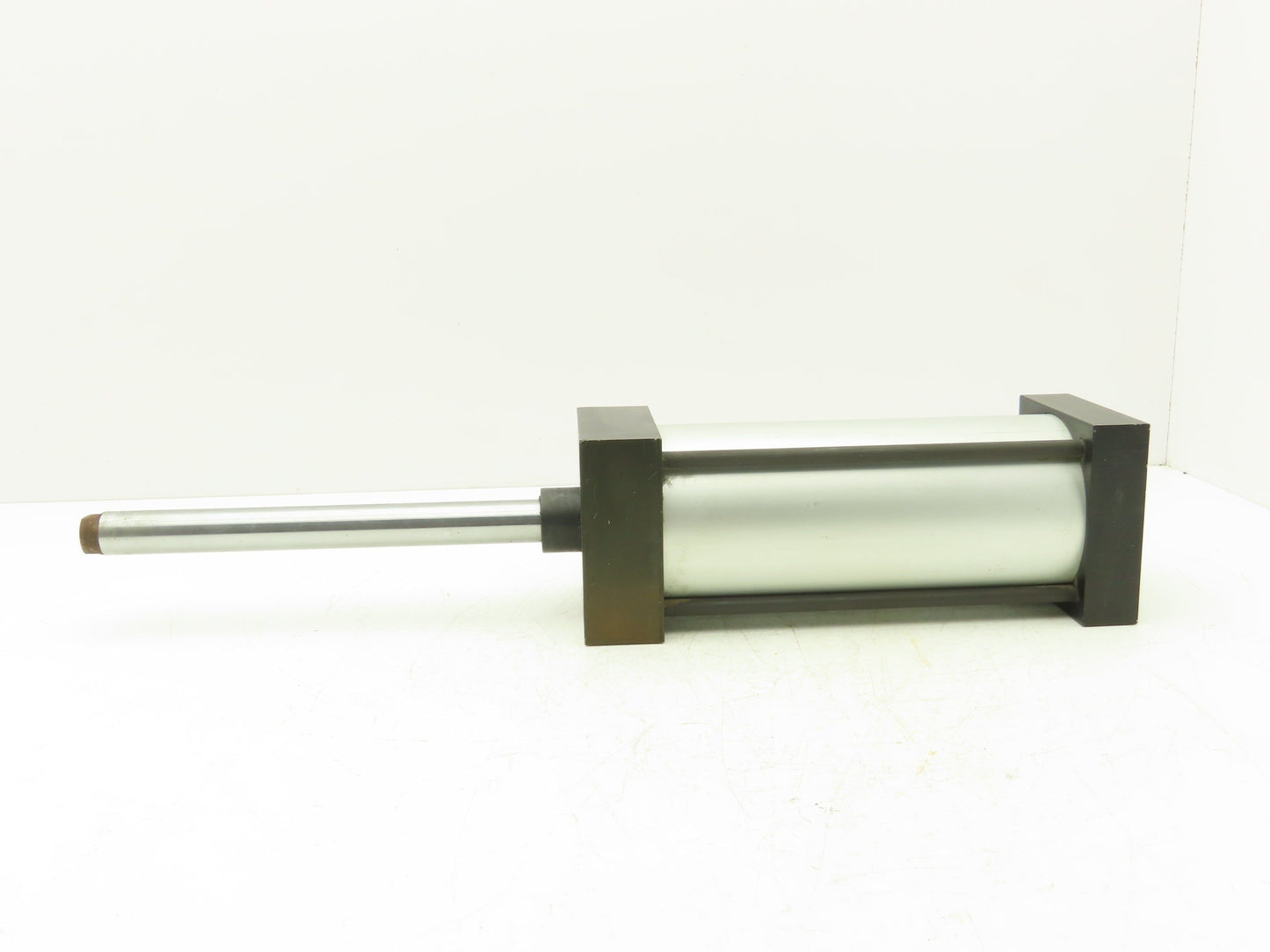 Pneumatic Air Cylinder 4" Bore 8" Stroke 250 PSI 9.75" Extended Rod