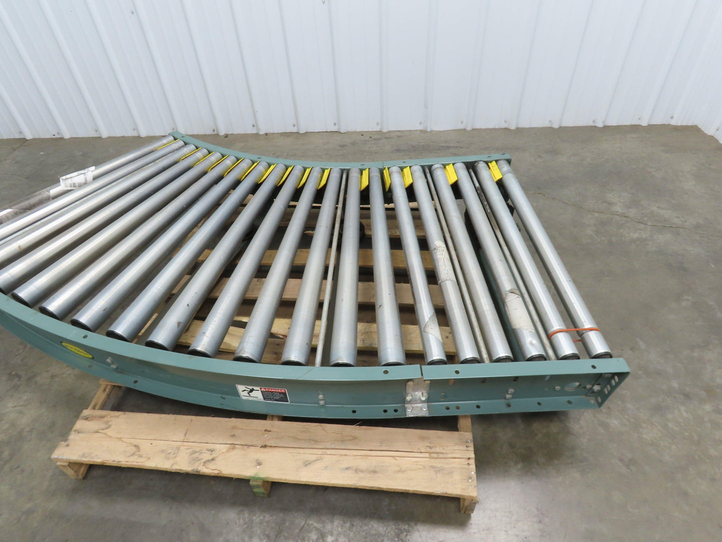 Hytrol 36" Accumulation Roller Conveyor 45° Curve V-Belt Slave Drive 33"BF
