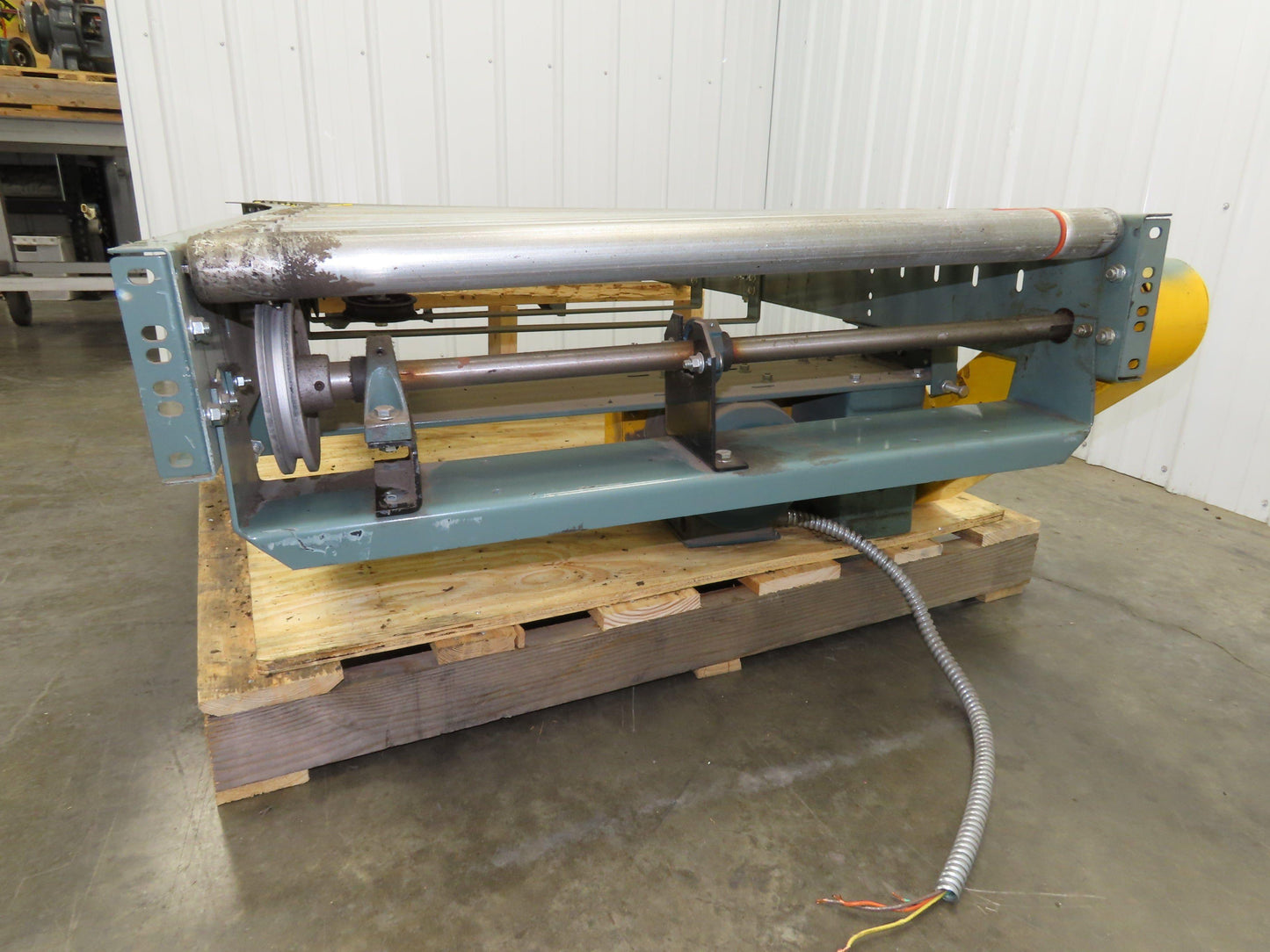 Hytrol 36" Accumulation Roller Conveyor 30° RH Curve V-Belt Drive 1Hp 460V 3PH