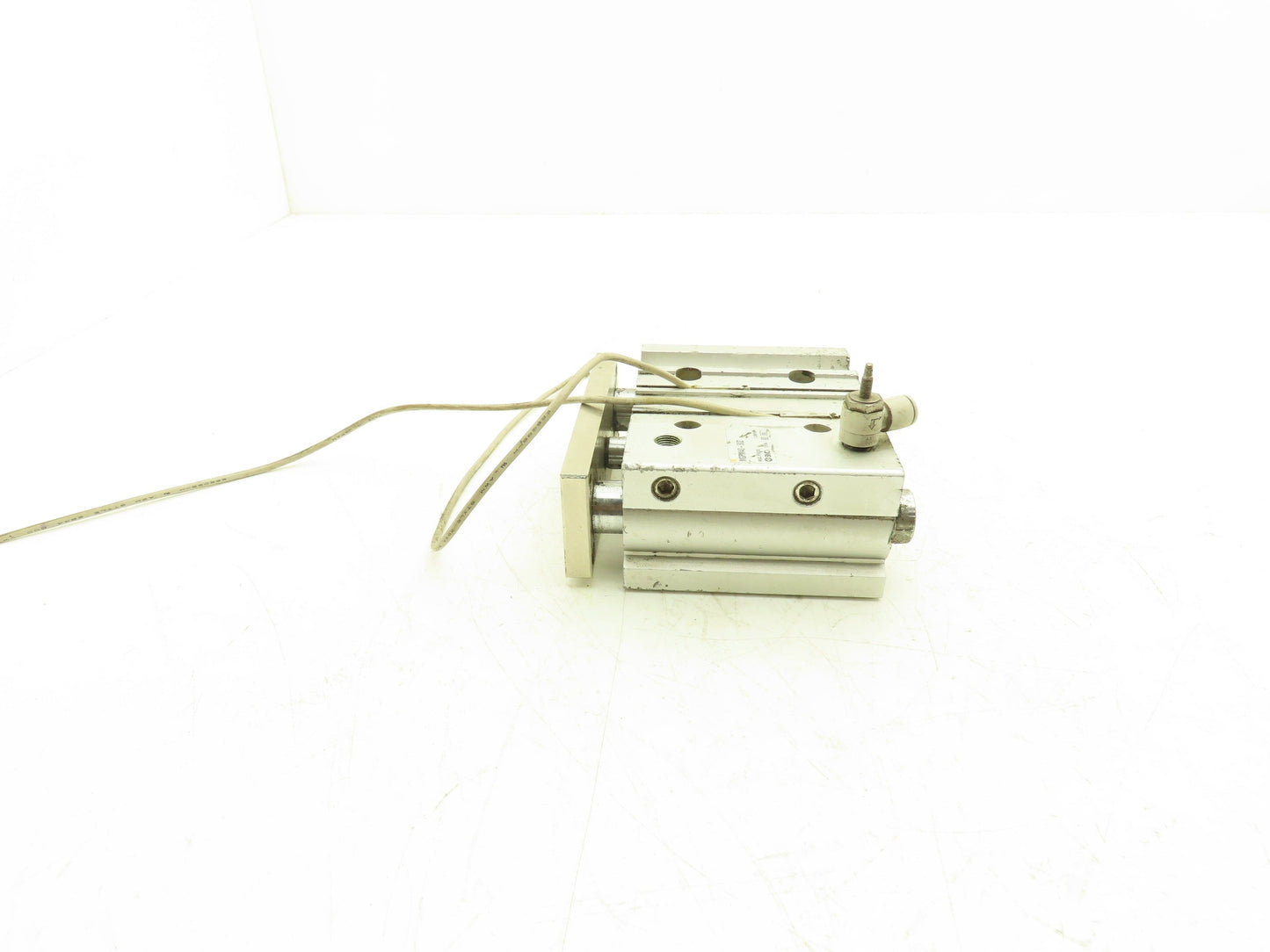 SMC MGPM40-30Z Pneumatic Slide Bearing Guide Cylinder 40mm Bore 30mm Stroke