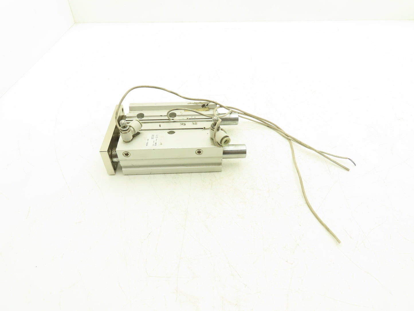 SMC Pneumatic Slide Bearing Guided Air Cylinder 32mm Bore 100mm Stroke