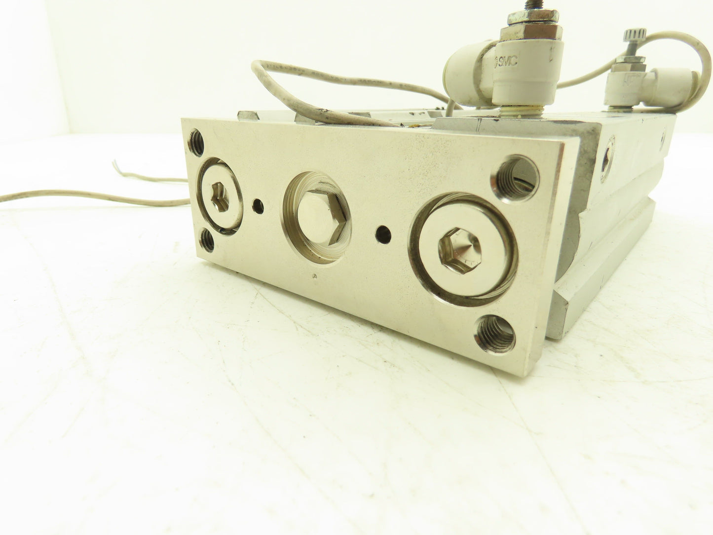 SMC Pneumatic Slide Bearing Guided Air Cylinder 32mm Bore 100mm Stroke