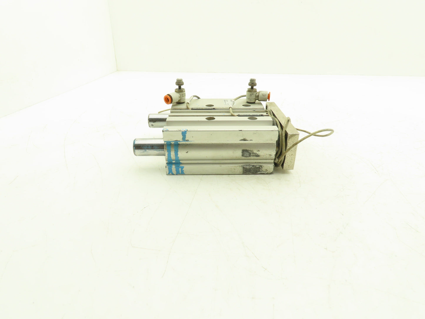 SMC Pneumatic Slide Bearing Guided Air Cylinder 40mm Bore 75mm Stroke