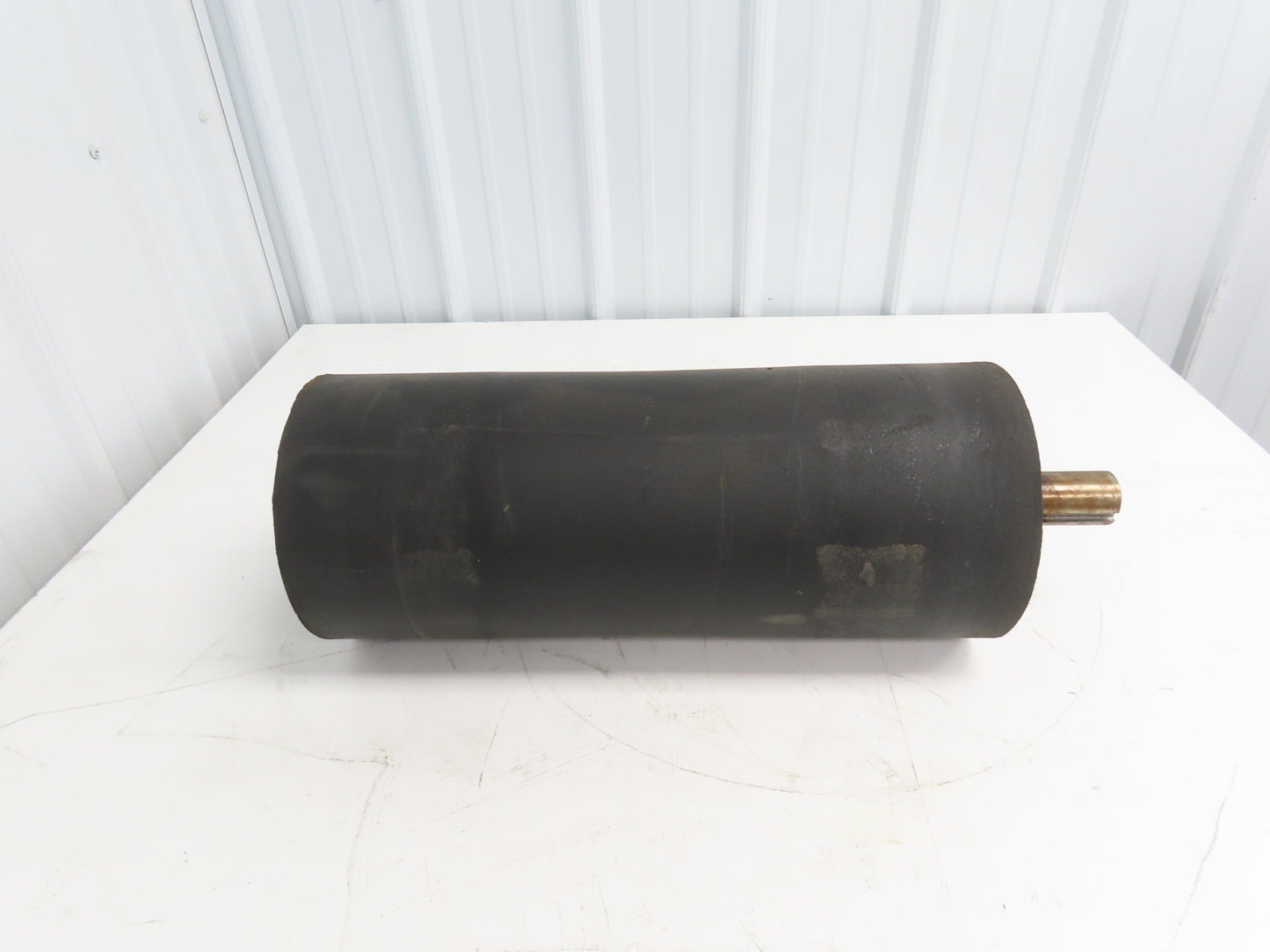 Hytrol 8"x 20.5" Center Drive Pulley 24" Conveyor 1-11/16" Shaft SA-039646-024