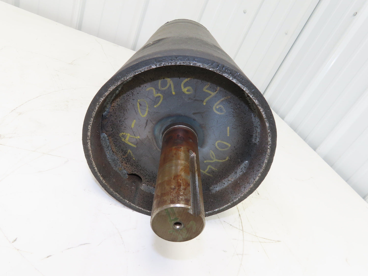 Hytrol 8"x 20.5" Center Drive Pulley 24" Conveyor 1-11/16" Shaft SA-039646-024