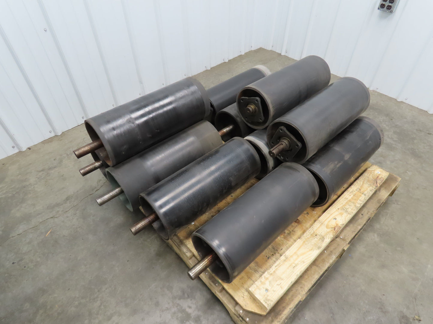 Hytrol 8"x 20.5" Center Drive Pulley 24" Conveyor 1-7/16" Shaft SA-040301-024