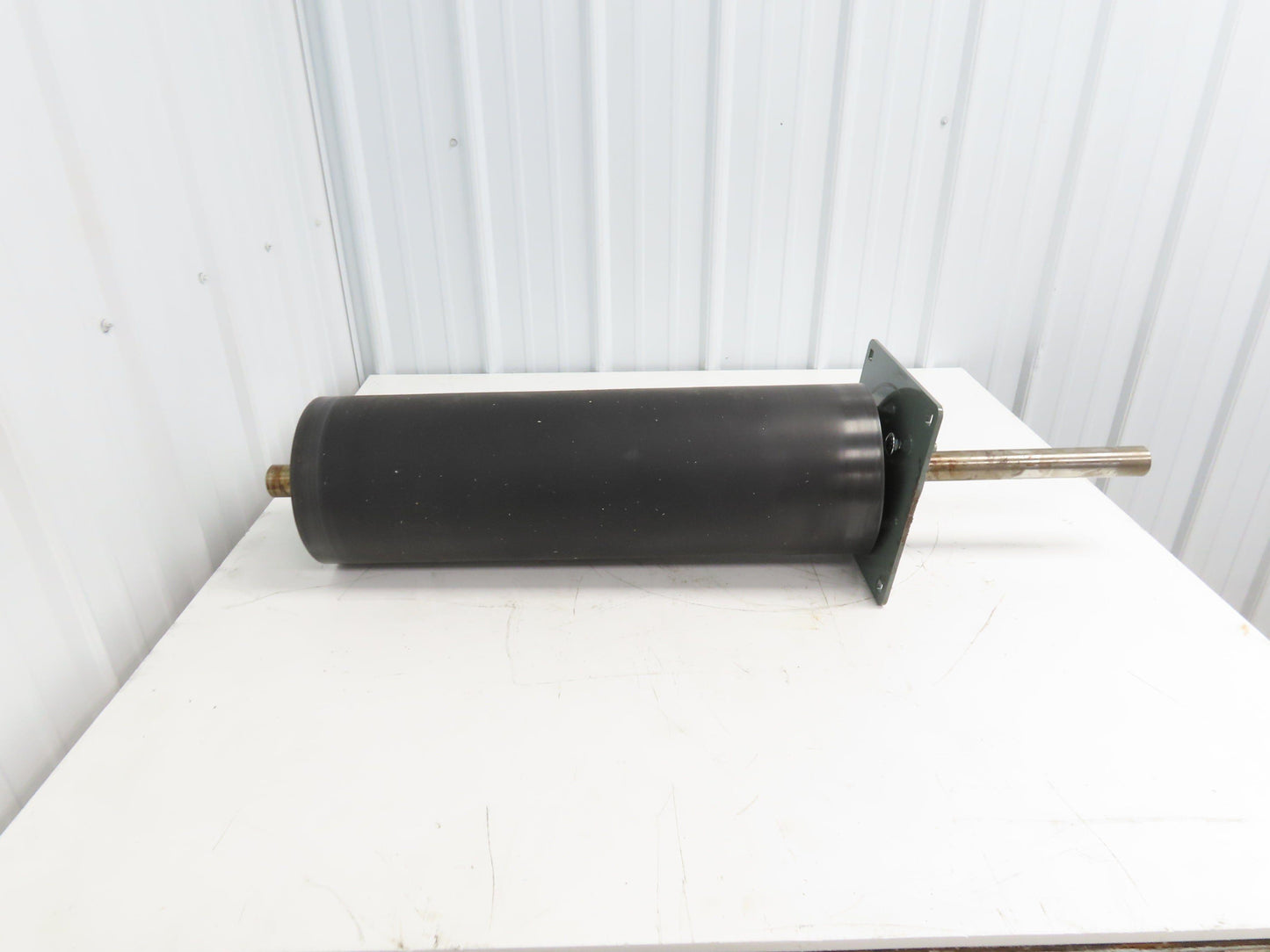 Hytrol 8"x 26.5" Center Drive Pulley for 30" Conveyor 1-11/16" x 1.5" Ext Shaft